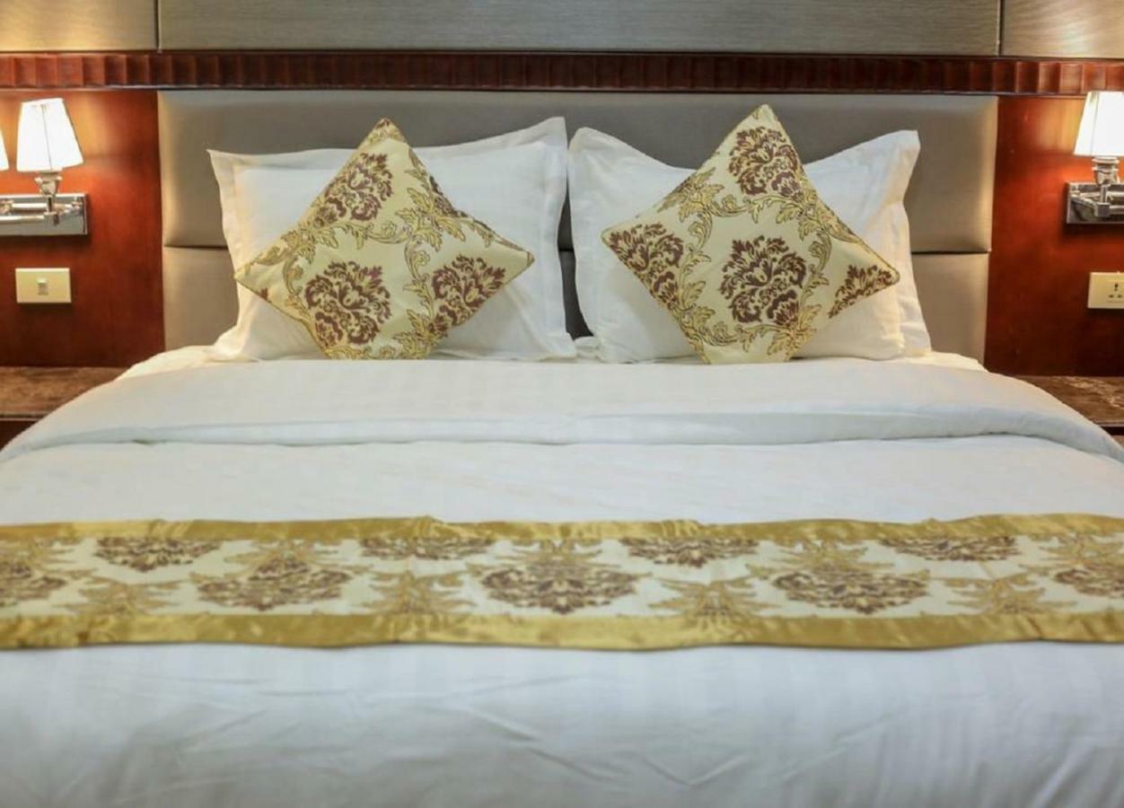 The 40Th Pearl Hotel Suites Jiddah Esterno foto