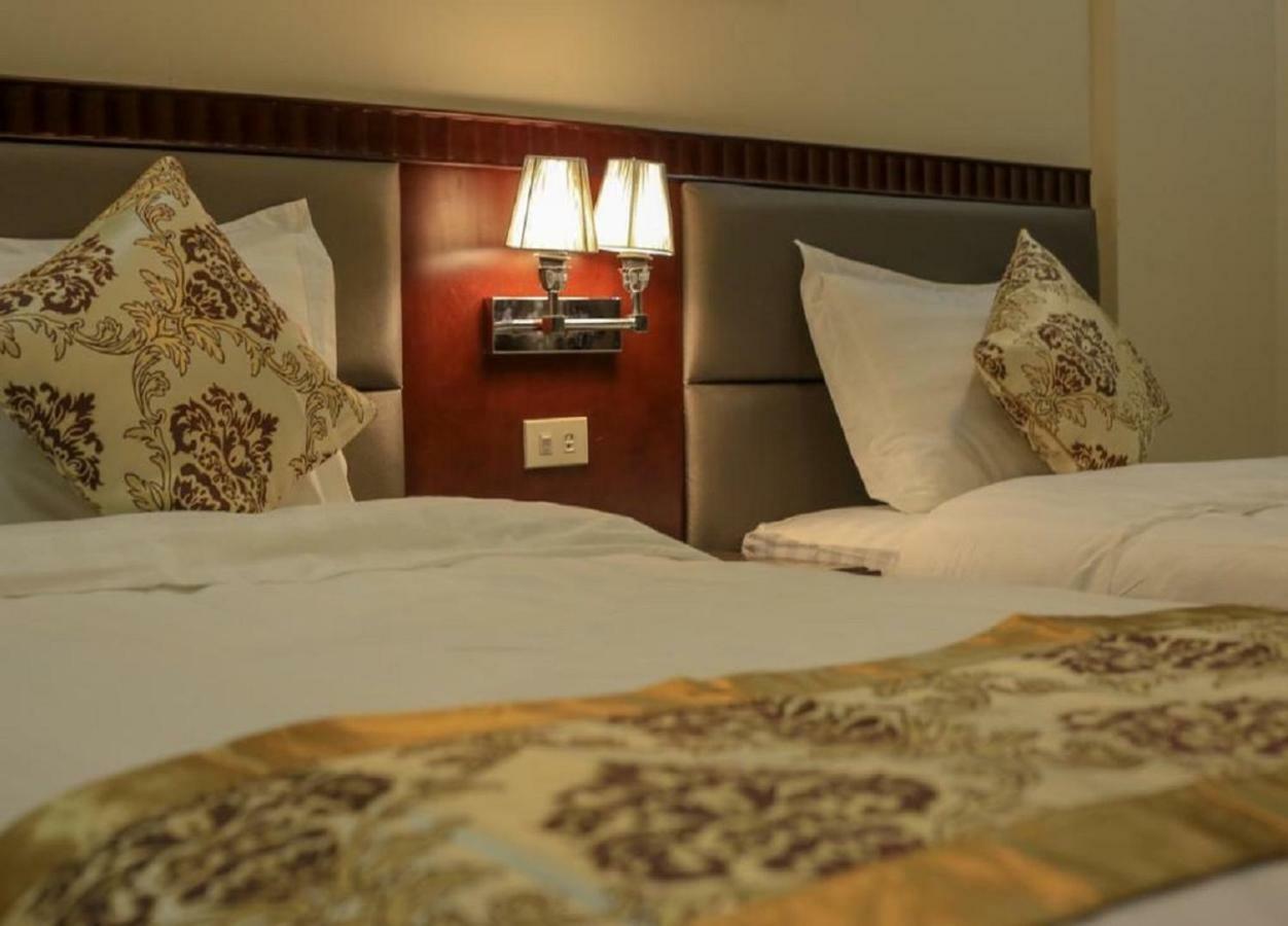 The 40Th Pearl Hotel Suites Jiddah Esterno foto